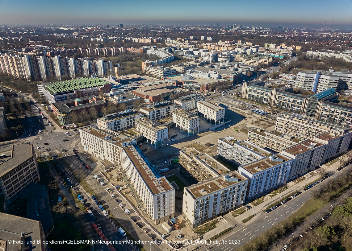 15.02.2023 - Perlach Plaza - Rentenversicherung - SHAERE - Allianz in Neuperlach